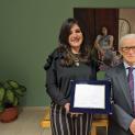 L’amministrazione comunale premia la cantante e compositrice Chiara Stroia L’amministrazione comunale premia la cantante e compositrice Chiara Stroia