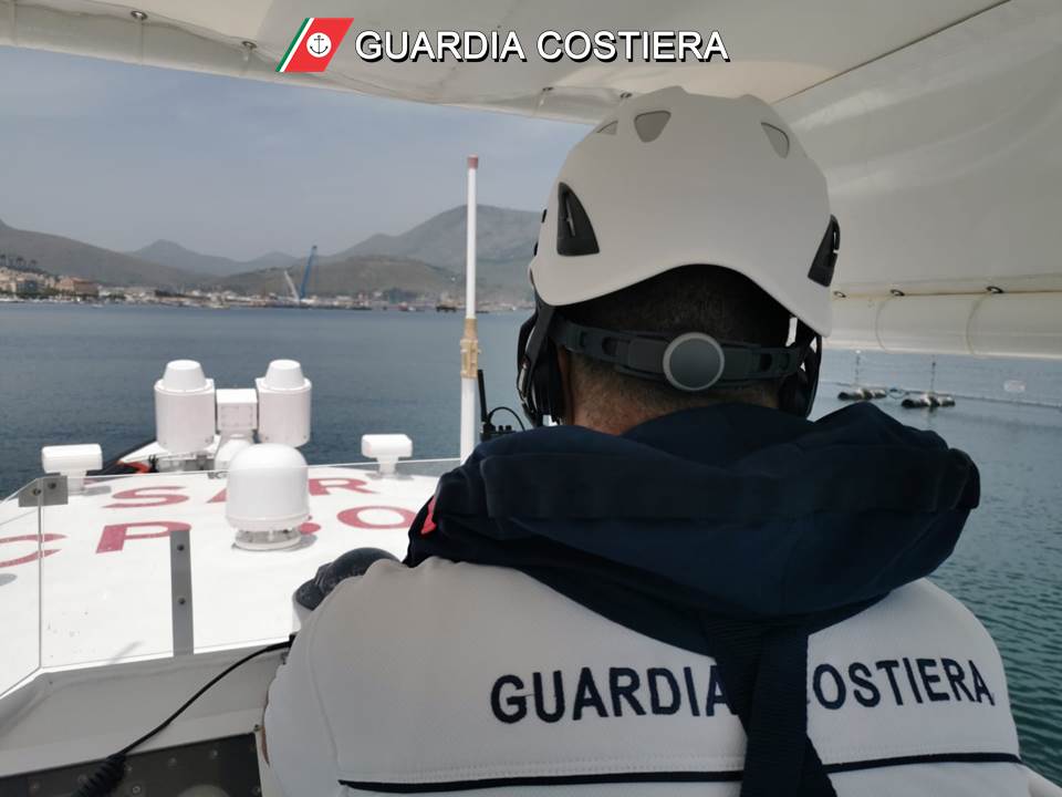 Foto 4 Controlli in porto