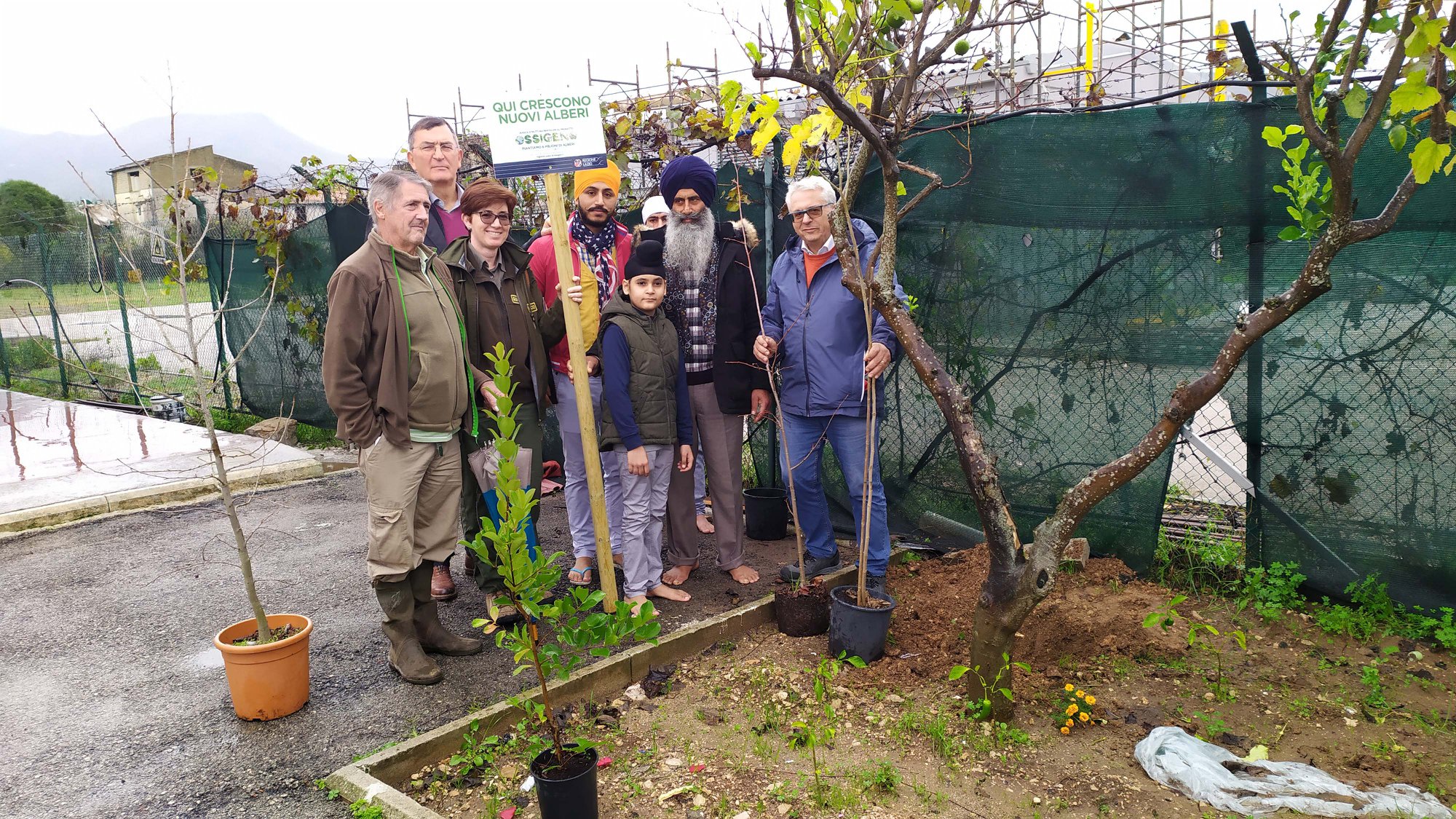 Foto piantumazione Parco Ausoni e Sikh 24 nov 2019 02