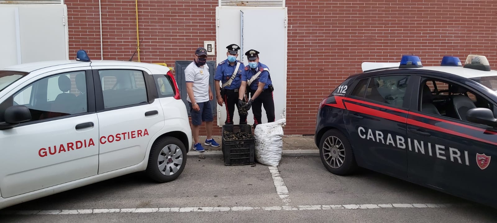 Guardia Costiera e Carabinieri